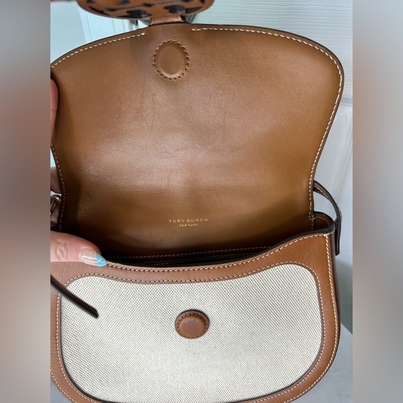 🎉Host Pick🎉 Tory Burch Canvas and Leather Bag - Picture 9 of 15